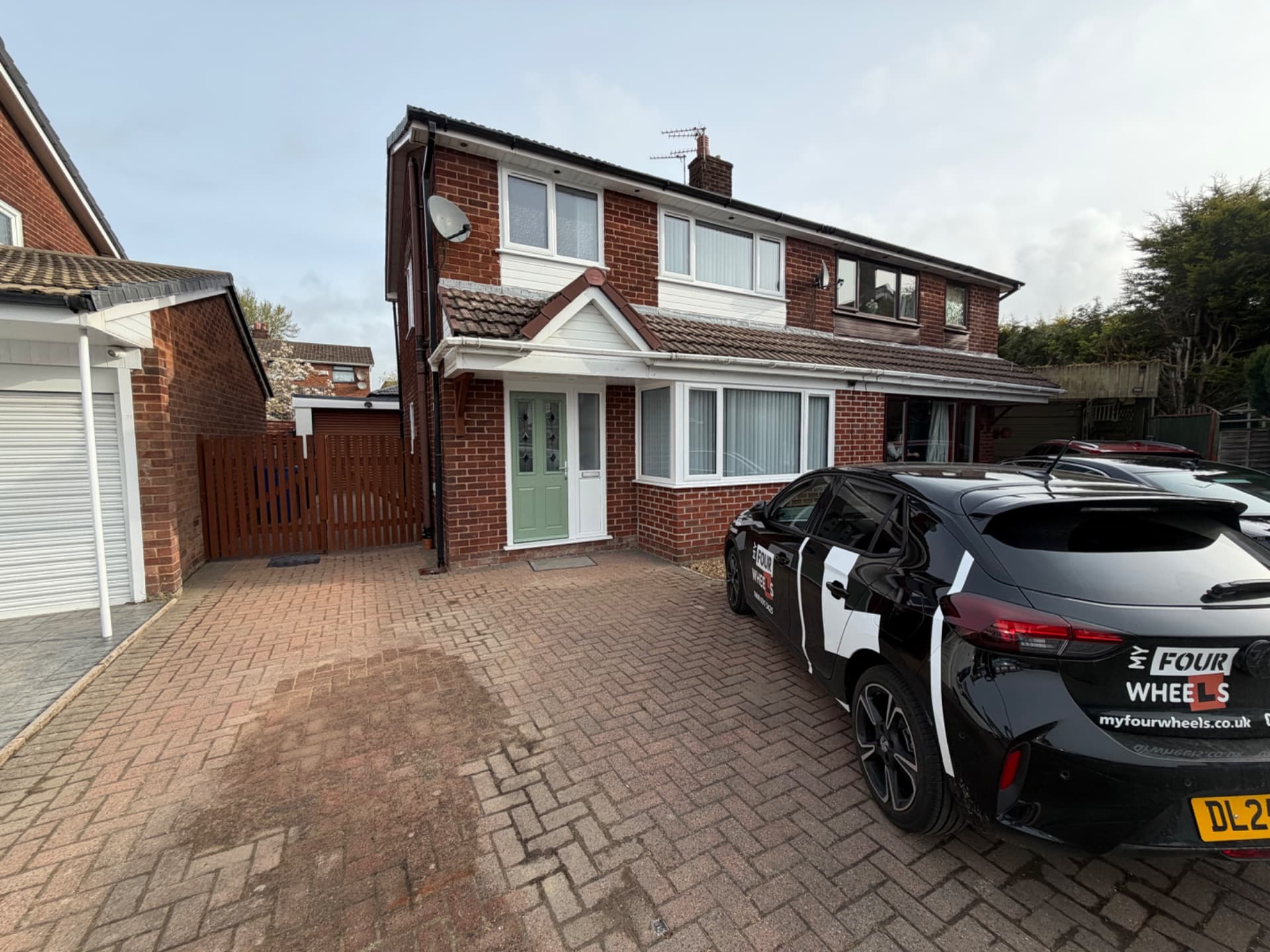 12 Edgemoor Close, Radcliffe, Manchester, M26 3NQ in 12 Edgemoor Close, Radcliffe